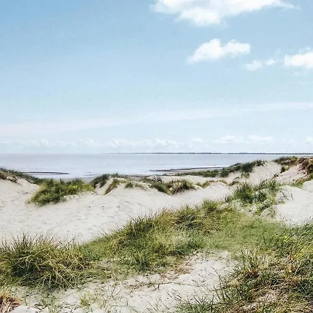 Pet Friendly In With Kitchen Holiday home
